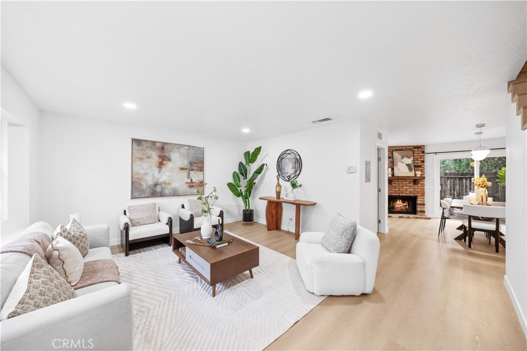 409 W Mountain View 6