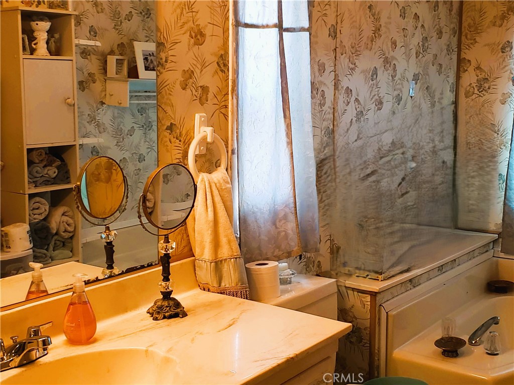 21217 Washington Street 32