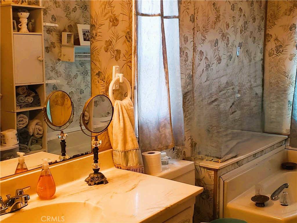 21217 Washington Street 32