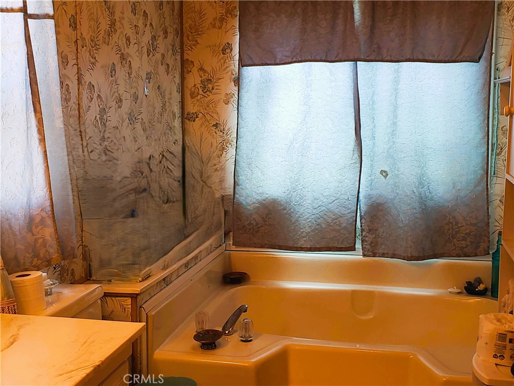 21217 Washington Street 32