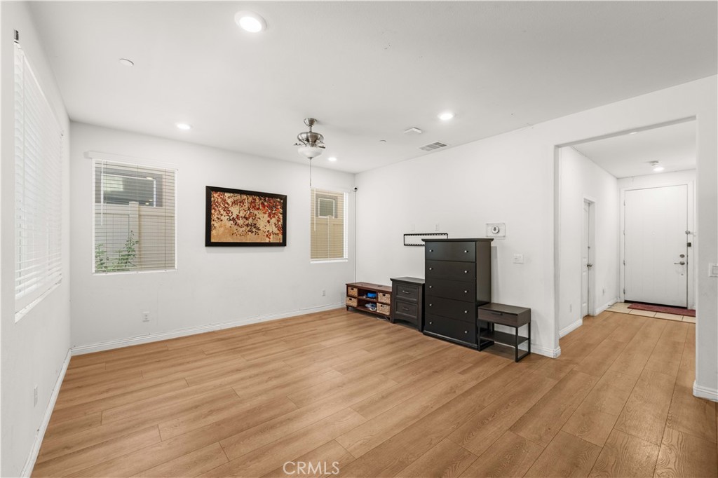 8636 Bay Laurel