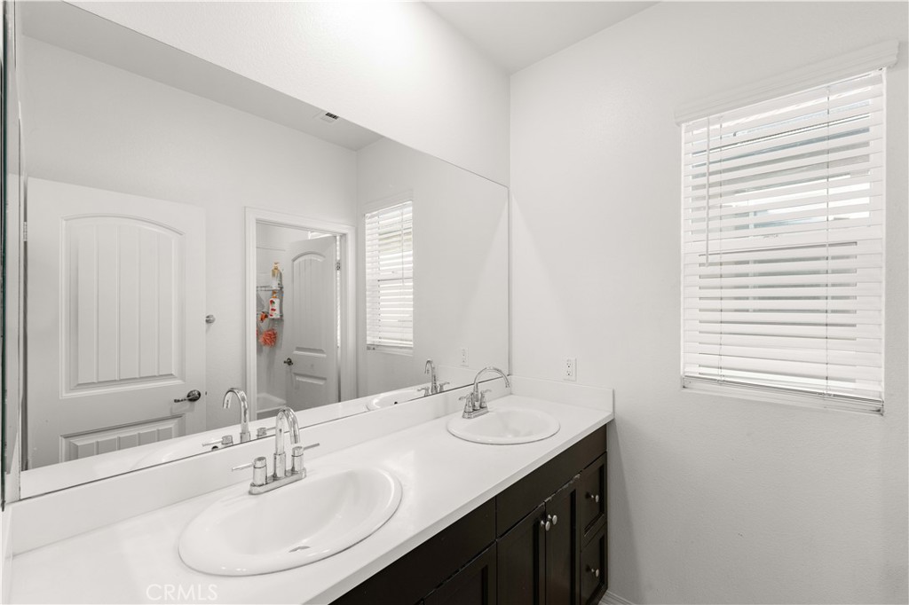 8636 Bay Laurel