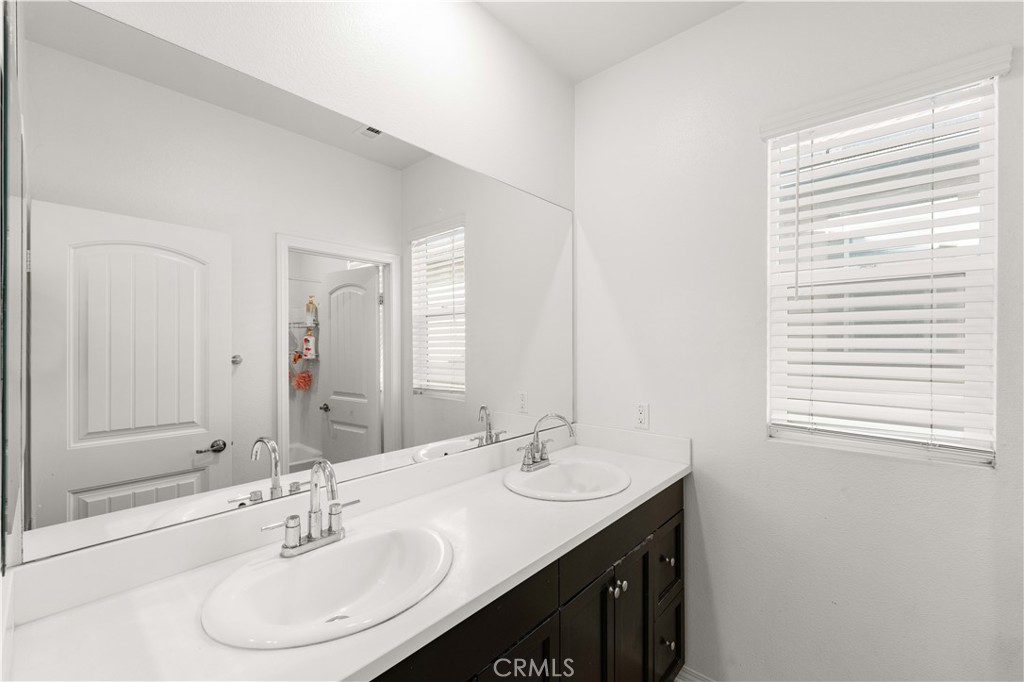 8636 Bay Laurel
