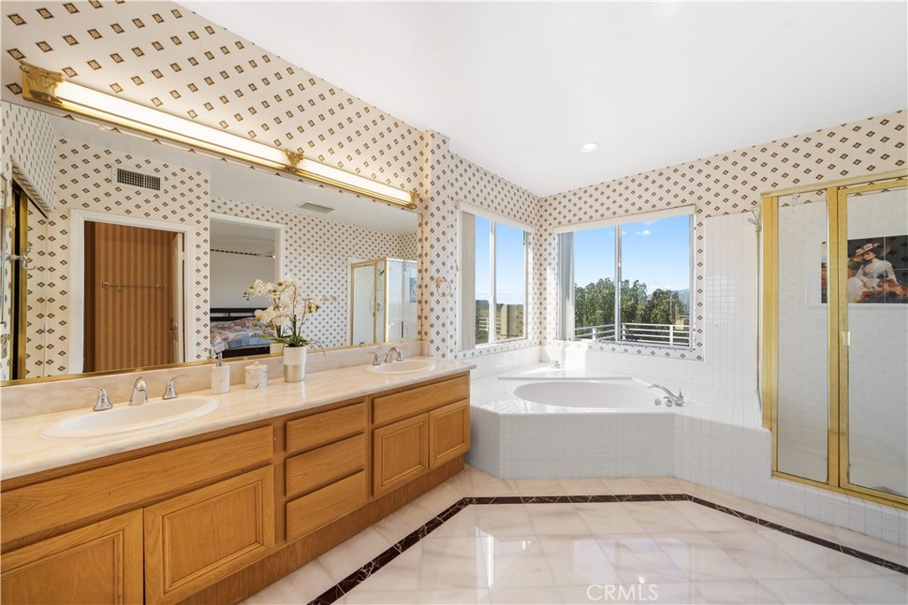 18383 Vantage Pointe