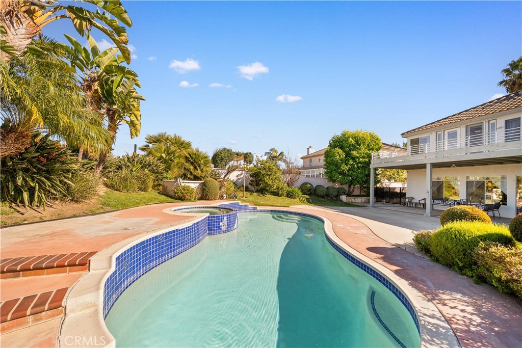 18383 Vantage Pointe