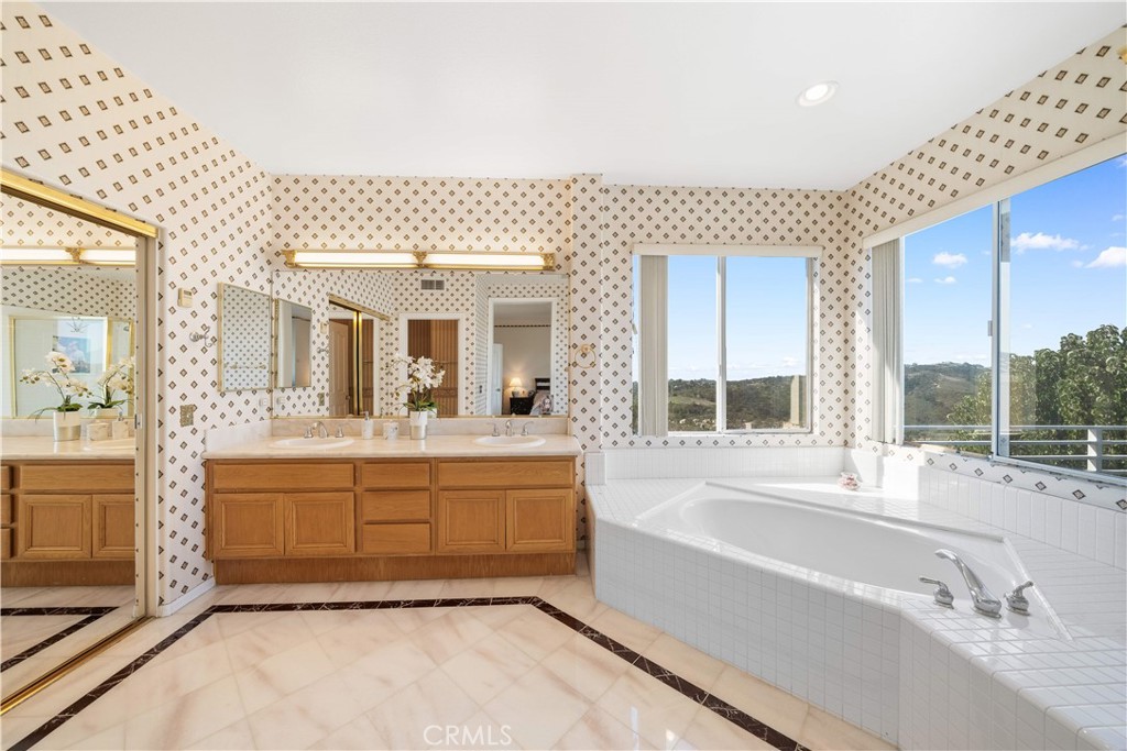 18383 Vantage Pointe