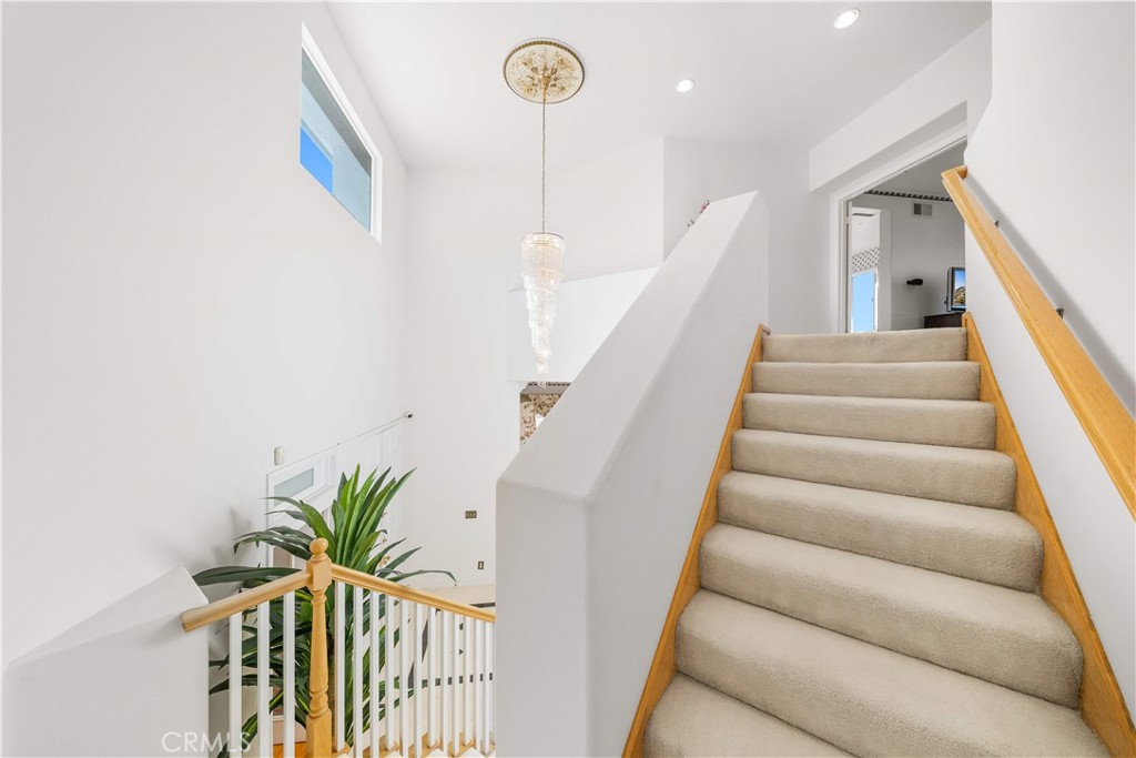 18383 Vantage Pointe