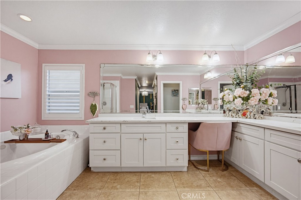 25465 Hyacinth