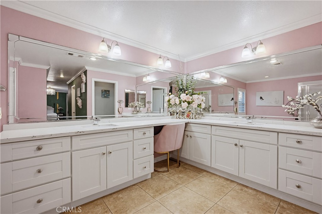 25465 Hyacinth