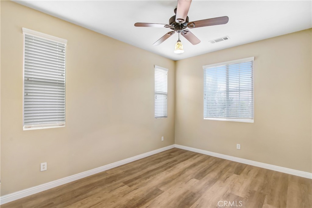 41031 Crimson Pillar