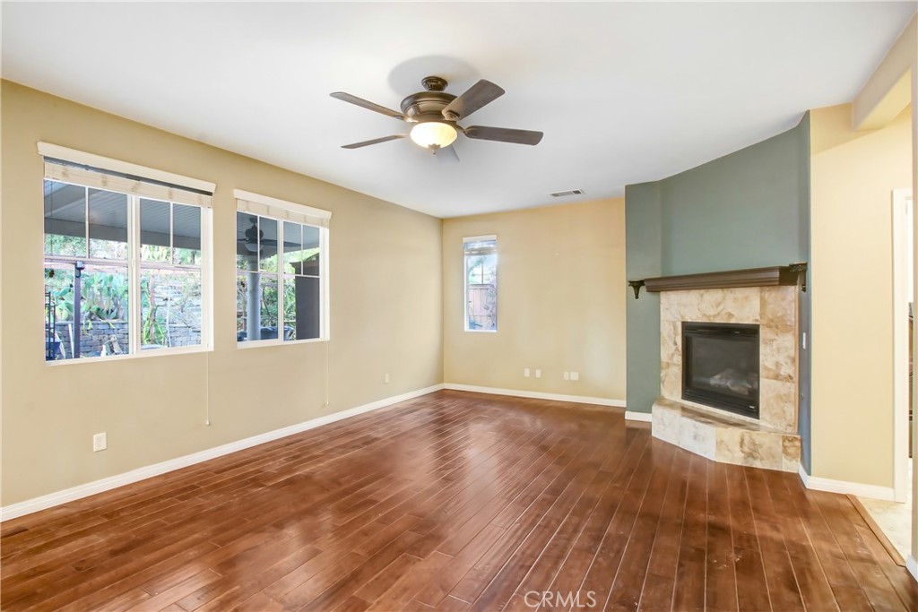 41031 Crimson Pillar