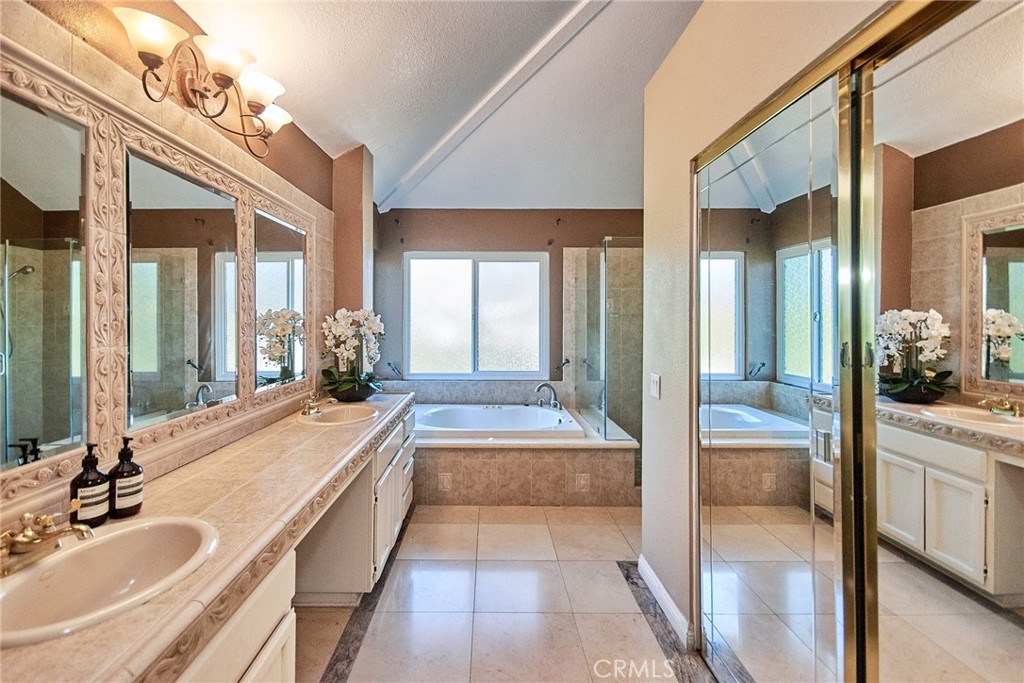 21963 E Snow Creek dr