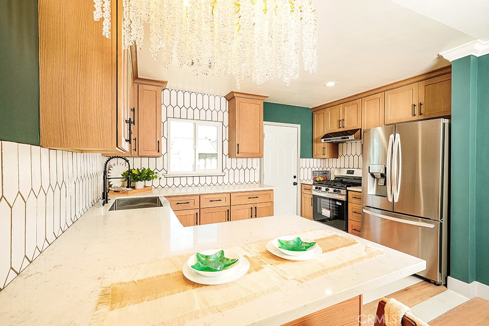 1243 E Almond Avenue