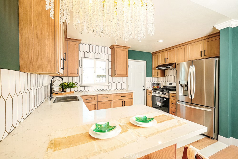 1243 E Almond Avenue