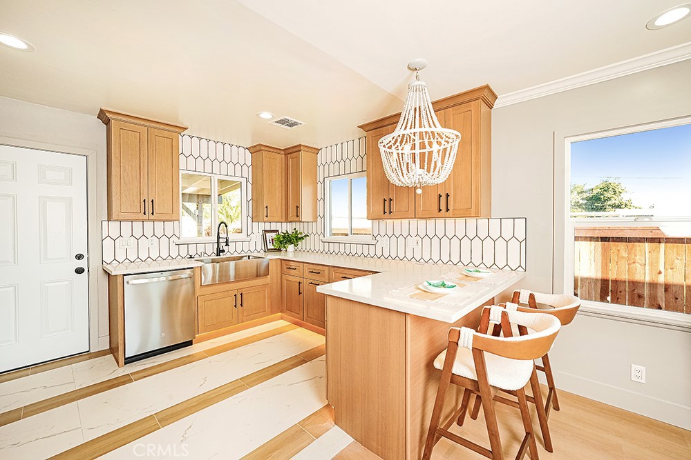 1243 E Almond Avenue