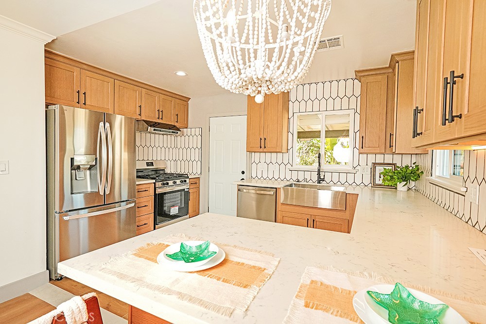 1243 E Almond Avenue