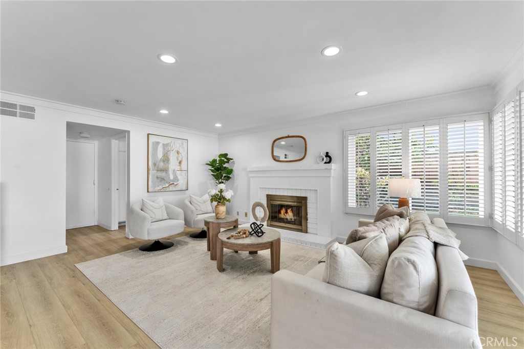 171 Avenida Santa Anita