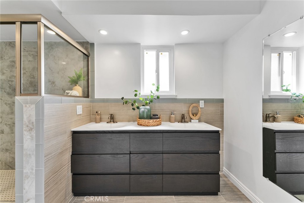 171 Avenida Santa Anita