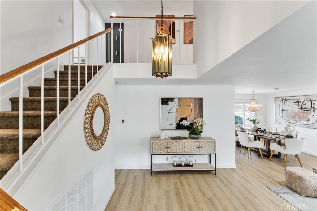 171 Avenida Santa Anita