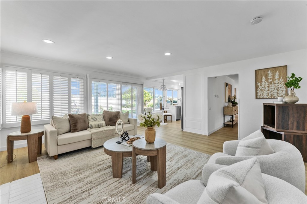 171 Avenida Santa Anita