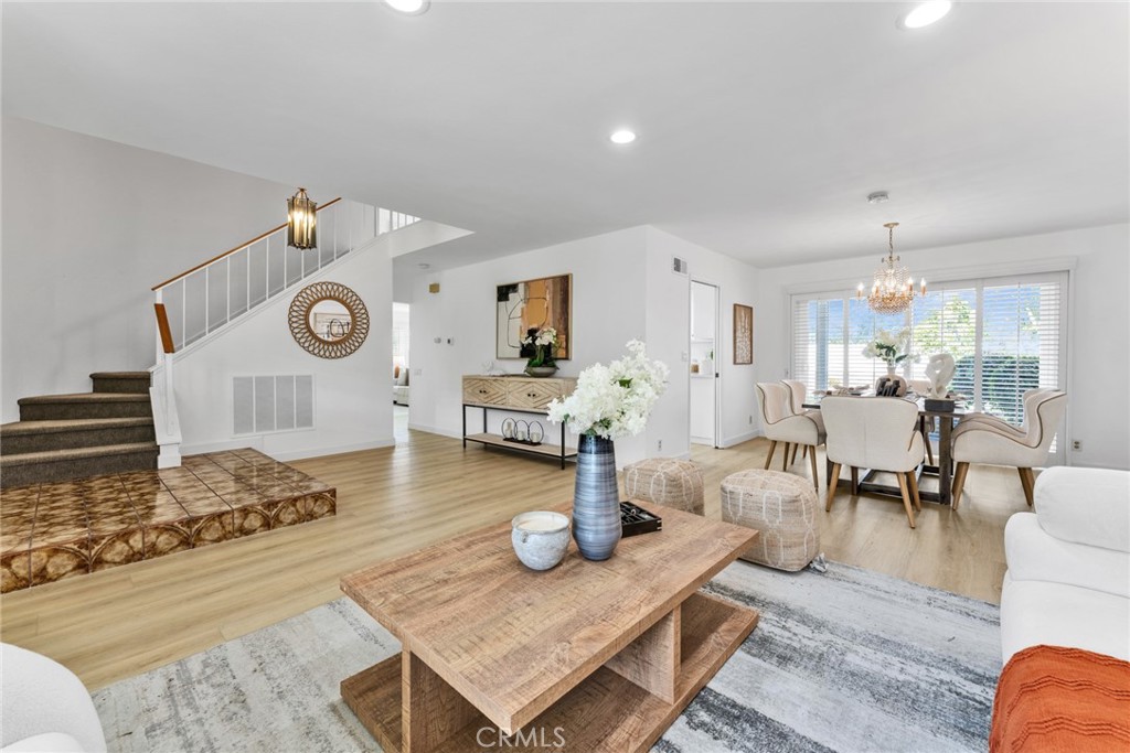 171 Avenida Santa Anita