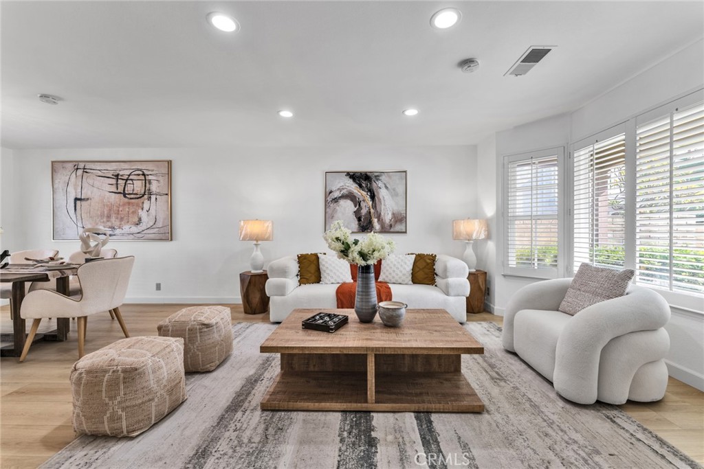 171 Avenida Santa Anita