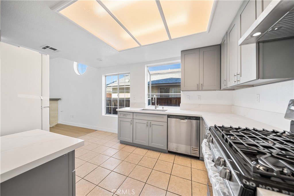 12466 Highgate