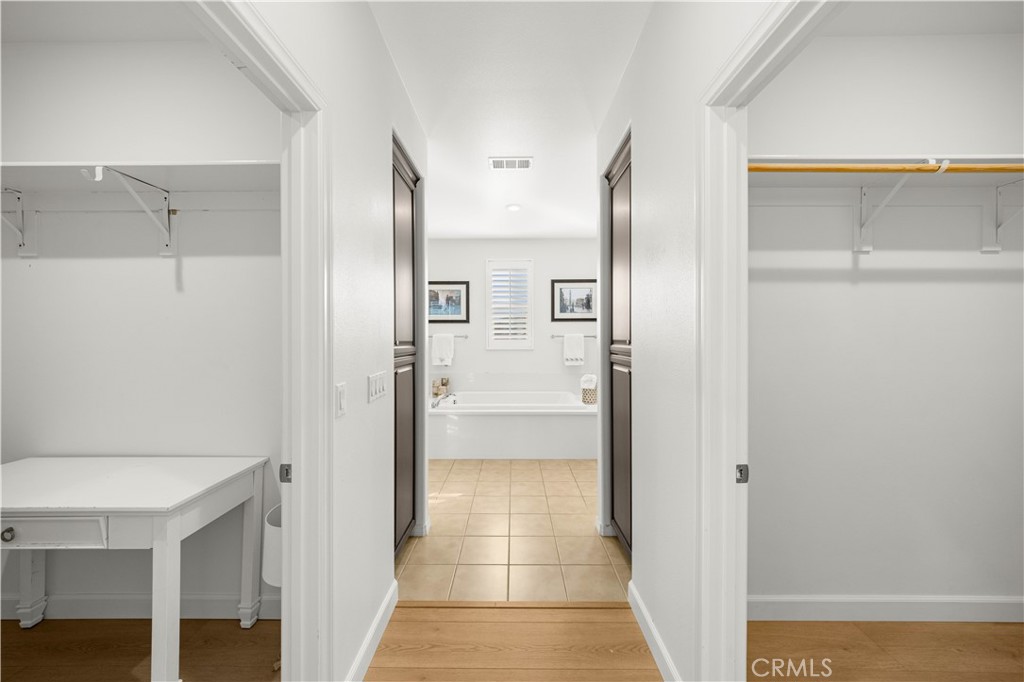 6956 La Rochelle Way