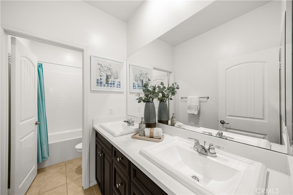 6956 La Rochelle Way