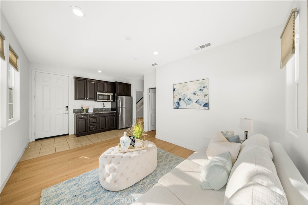 6956 La Rochelle Way