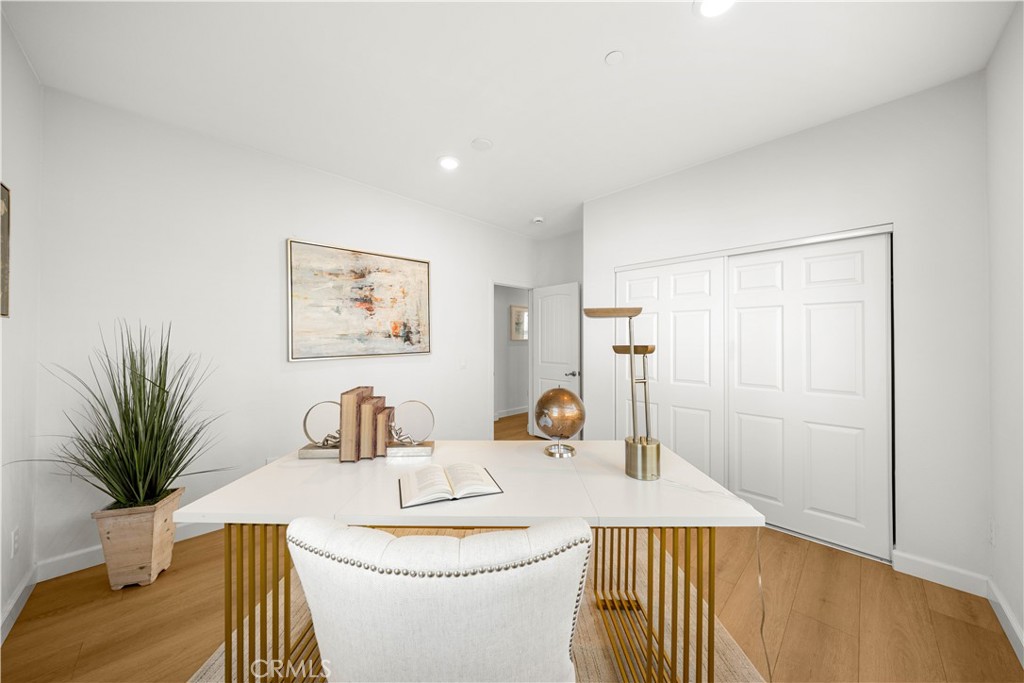 6956 La Rochelle Way