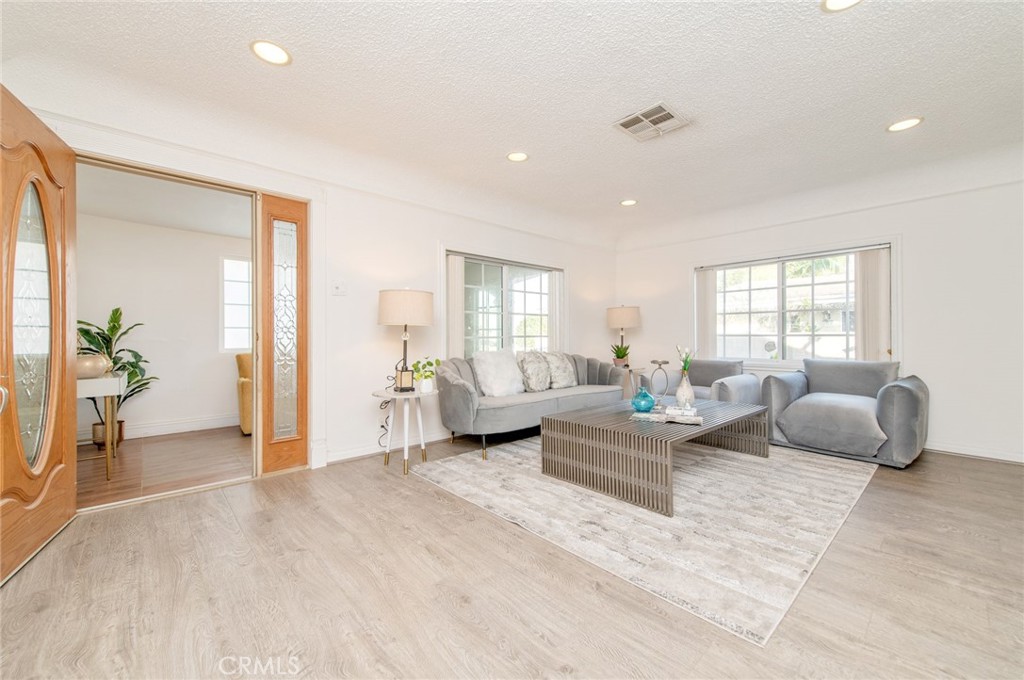 612 W Ramona Road