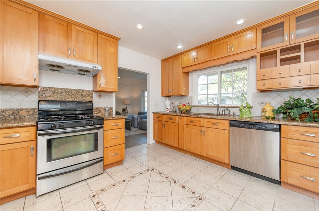 612 W Ramona Road