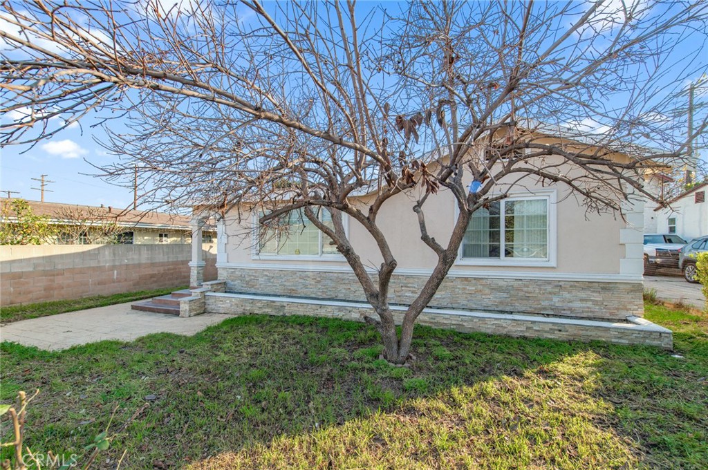 612 W Ramona Road