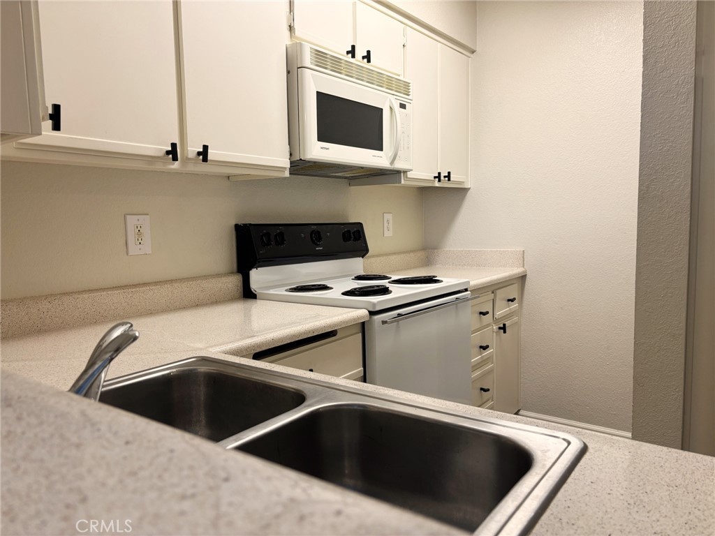 10655 Lemon Avenue 4008