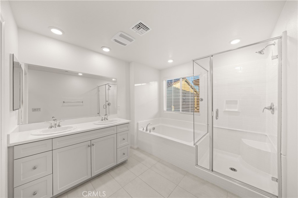 3918 E E Cambria Privado