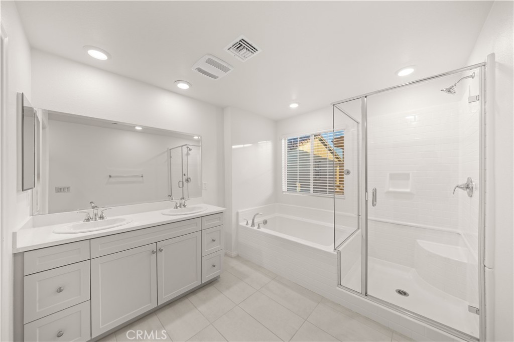 3918 E E Cambria Privado