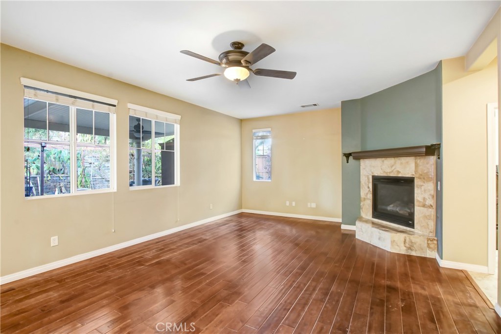 41031 Crimson Pillar