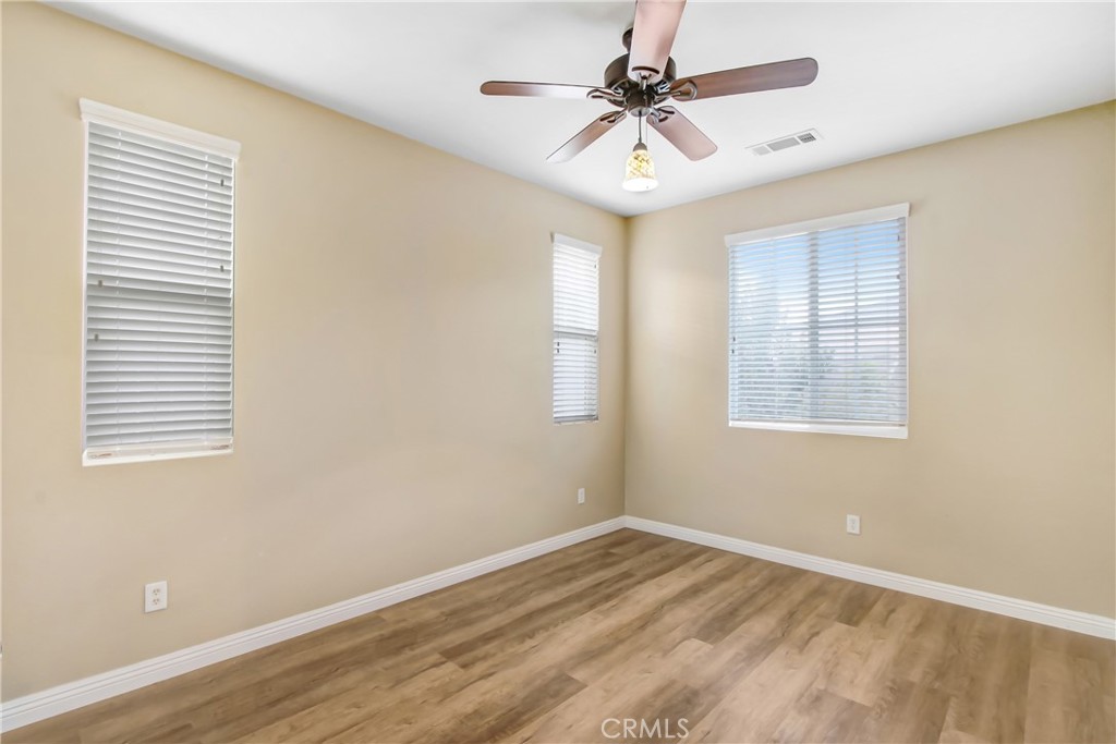 41031 Crimson Pillar