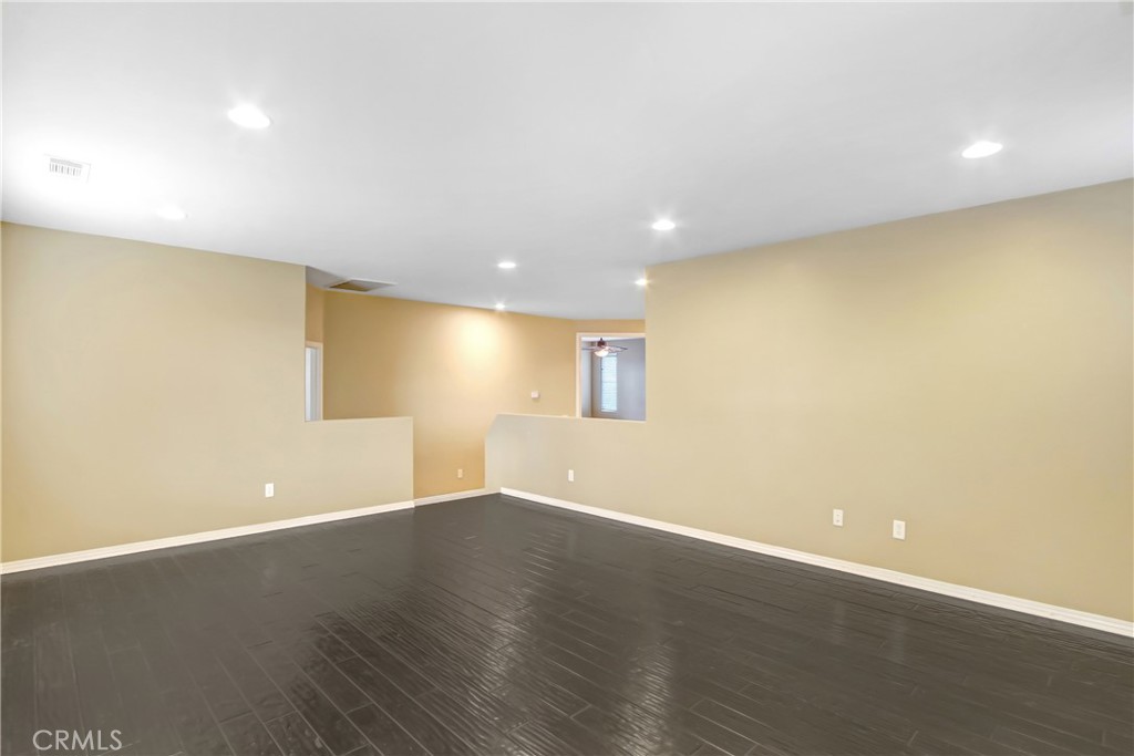 41031 Crimson Pillar