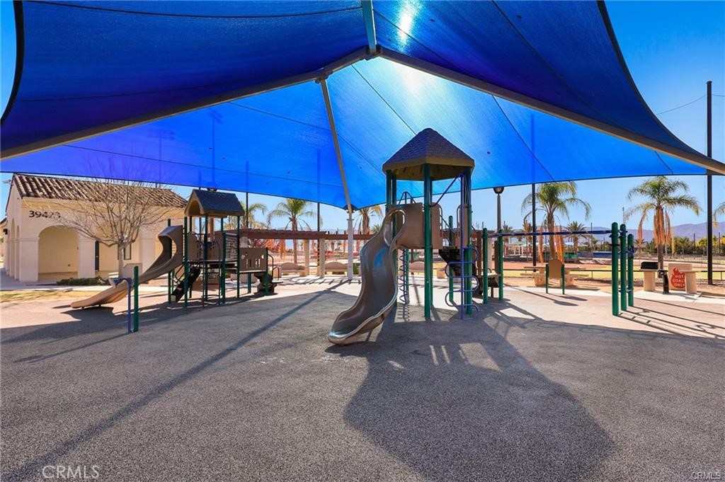 41031 Crimson Pillar