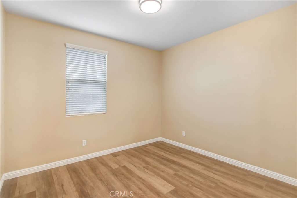 41031 Crimson Pillar