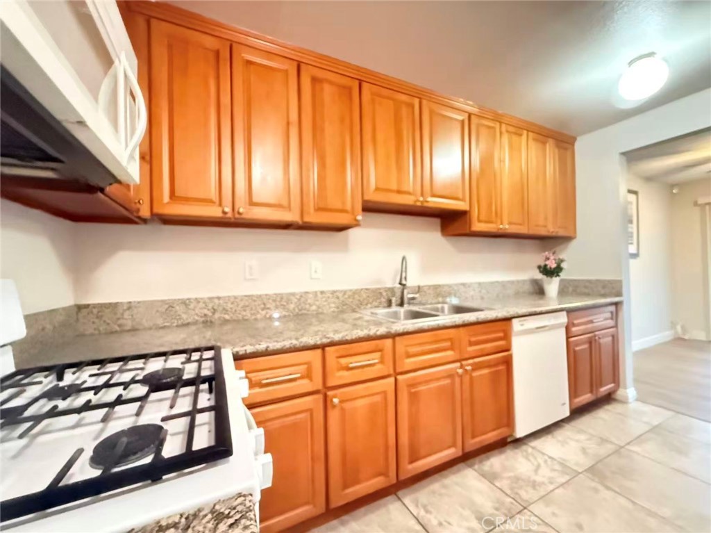 1230 S Cypress
