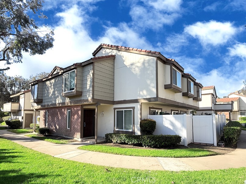 1230 S Cypress