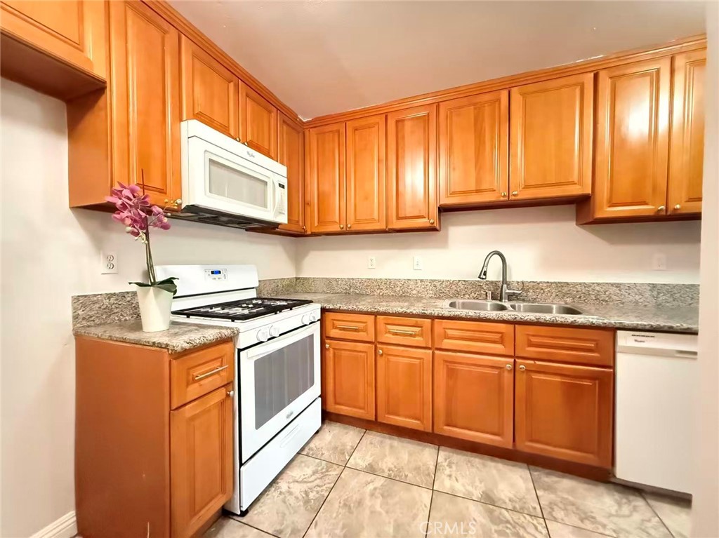 1230 S Cypress