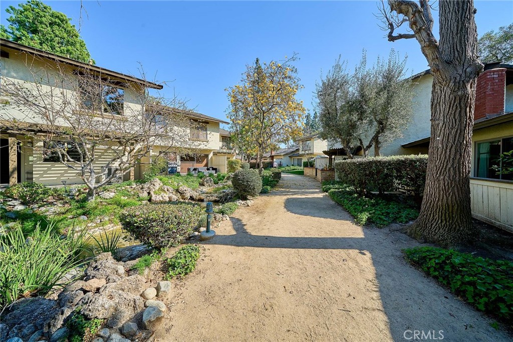 1752 Aspen Village Way