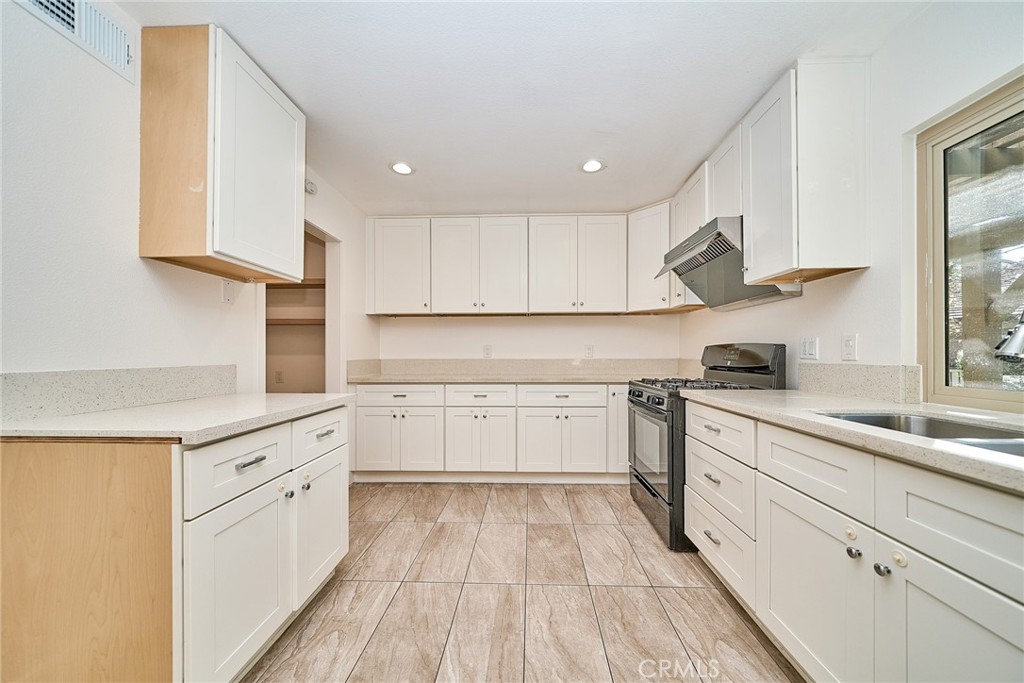 1752 Aspen Village Way