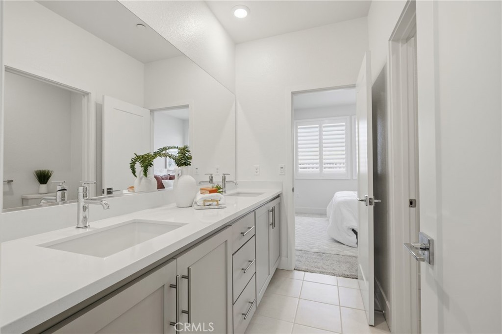 45235 Wisdom Road 1003