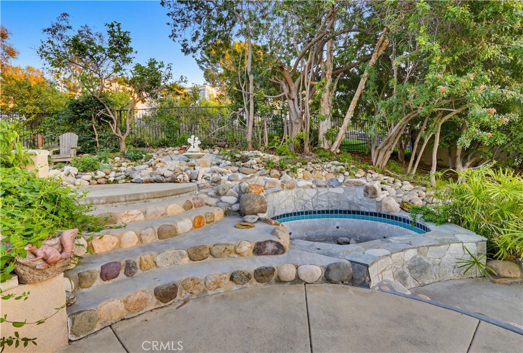 260 S Willowcreek