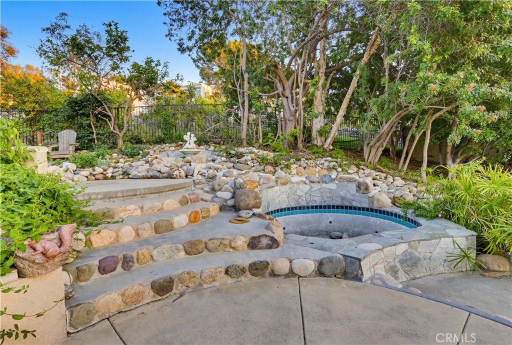 260 S Willowcreek